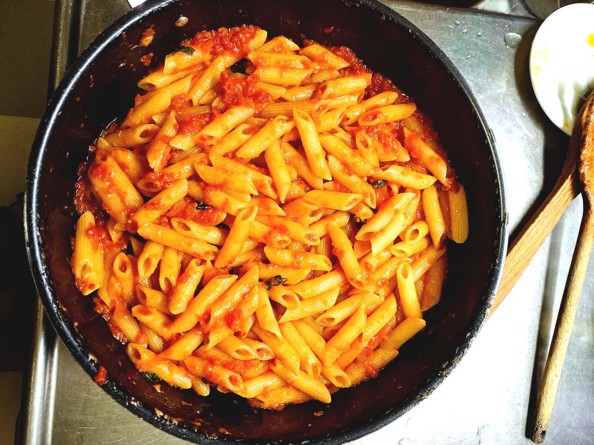 Penne med tomat och&nbsp;basilika